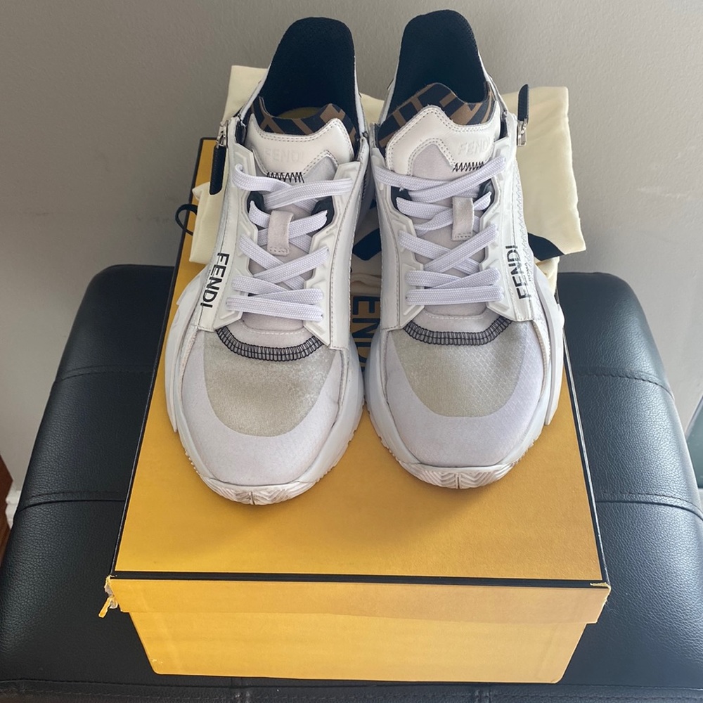 Fendi flow size 7 (37)